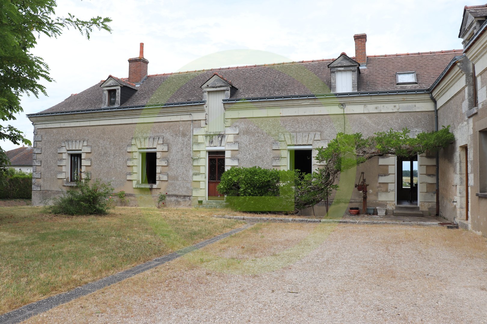 Maison en pierre à VALLIERES-LES-GRANDES (41400) - 3011432580