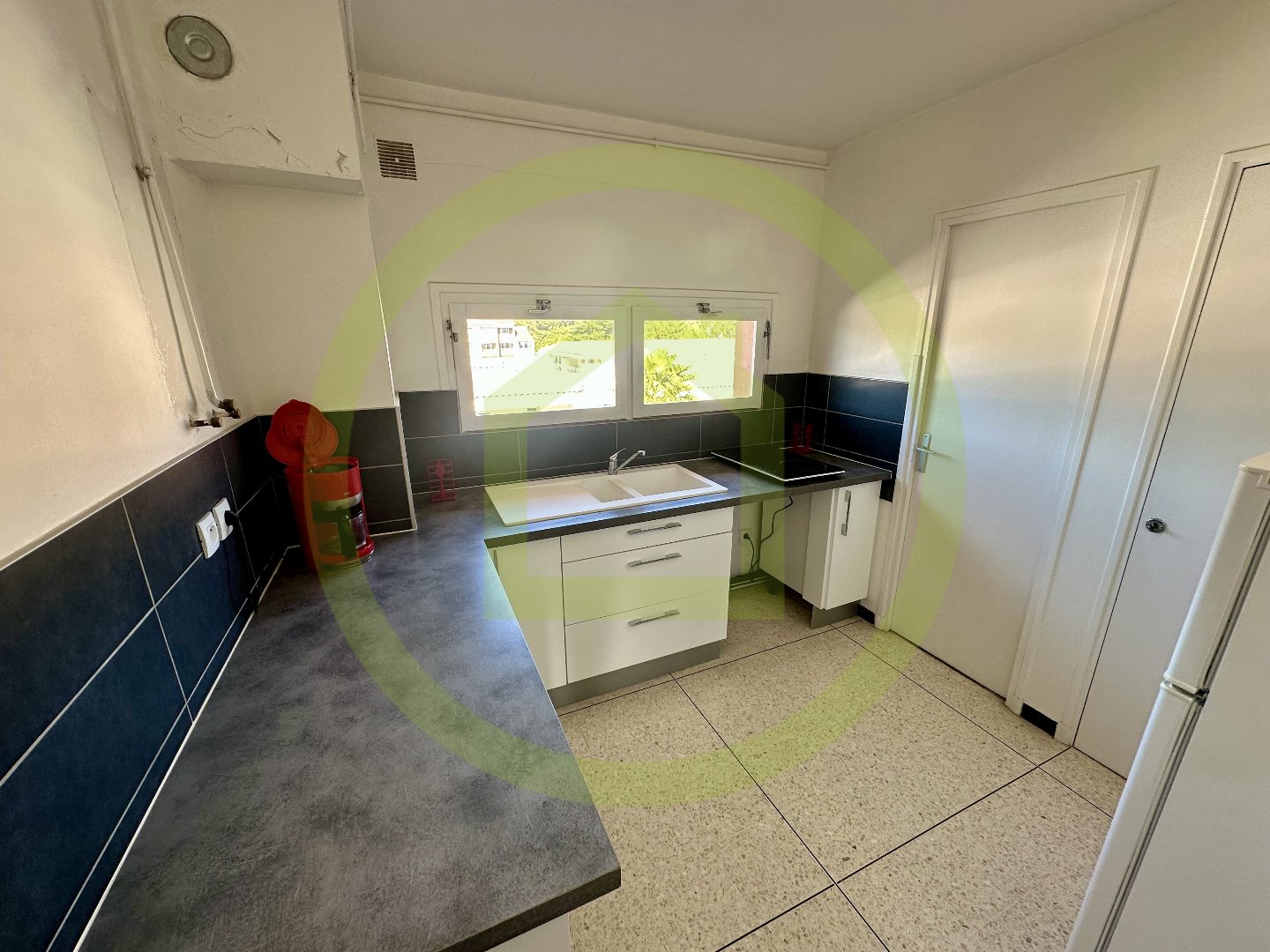 Appartement à SAINT MANDRIER SUR MER (83430) - 3011441775