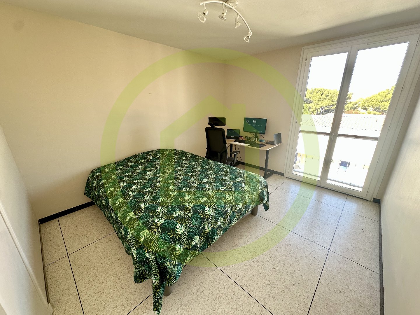 Appartement à SAINT MANDRIER SUR MER (83430) - 3011441775