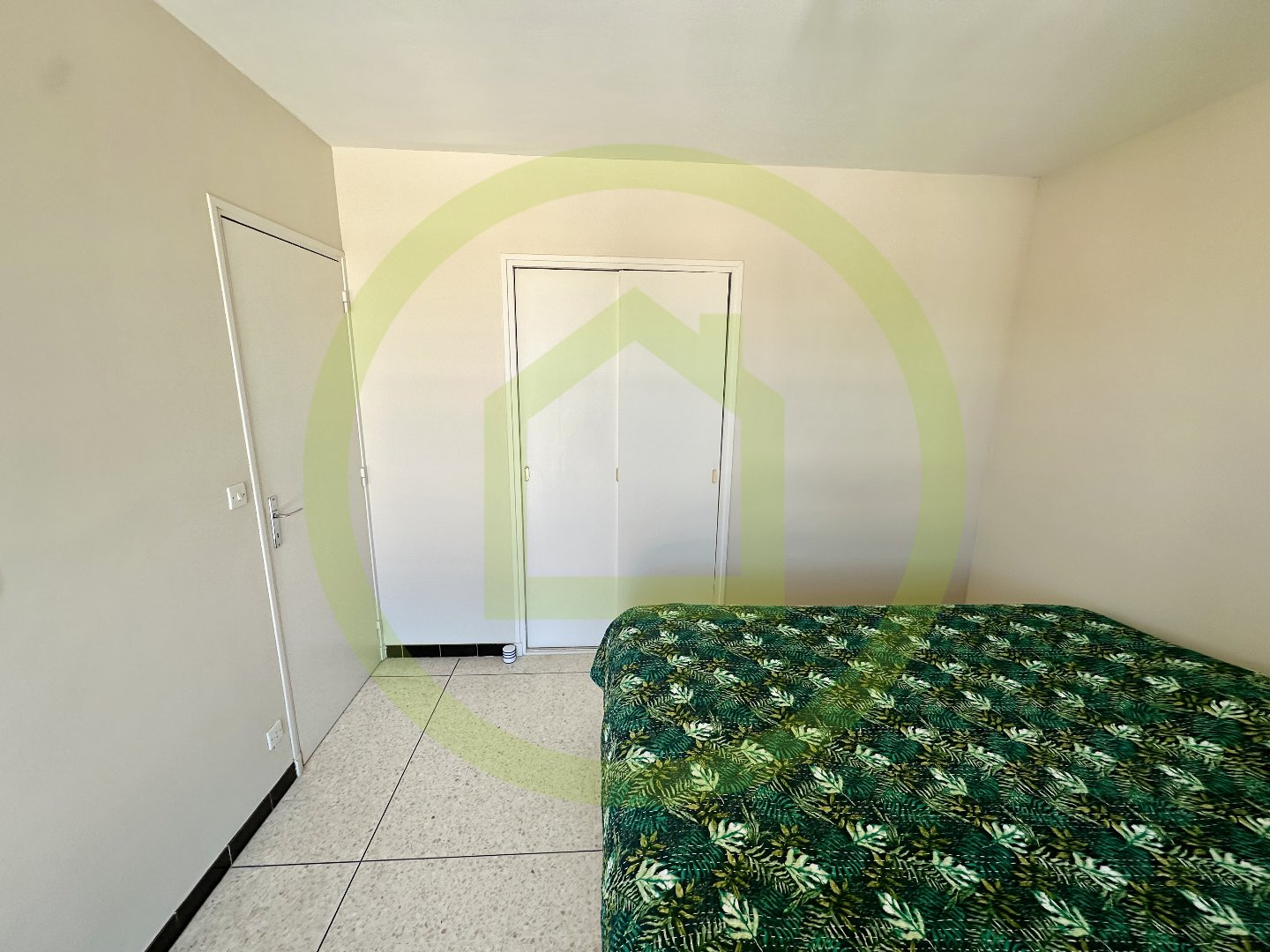 Appartement à SAINT MANDRIER SUR MER (83430) - 3011441775